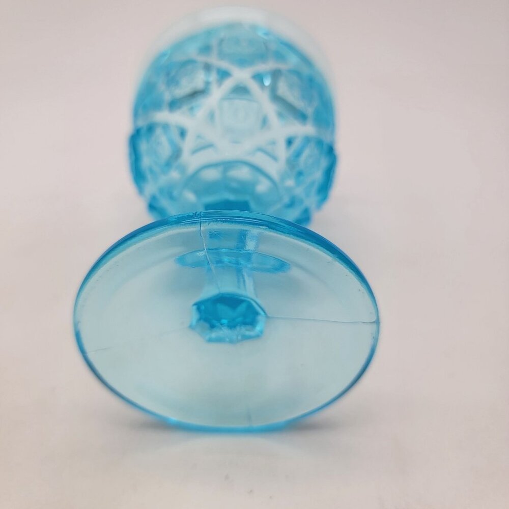 Vintage Viking Glass Ice Blue Diamond & Daisy Pattern Goblet - Picture 4 of 6